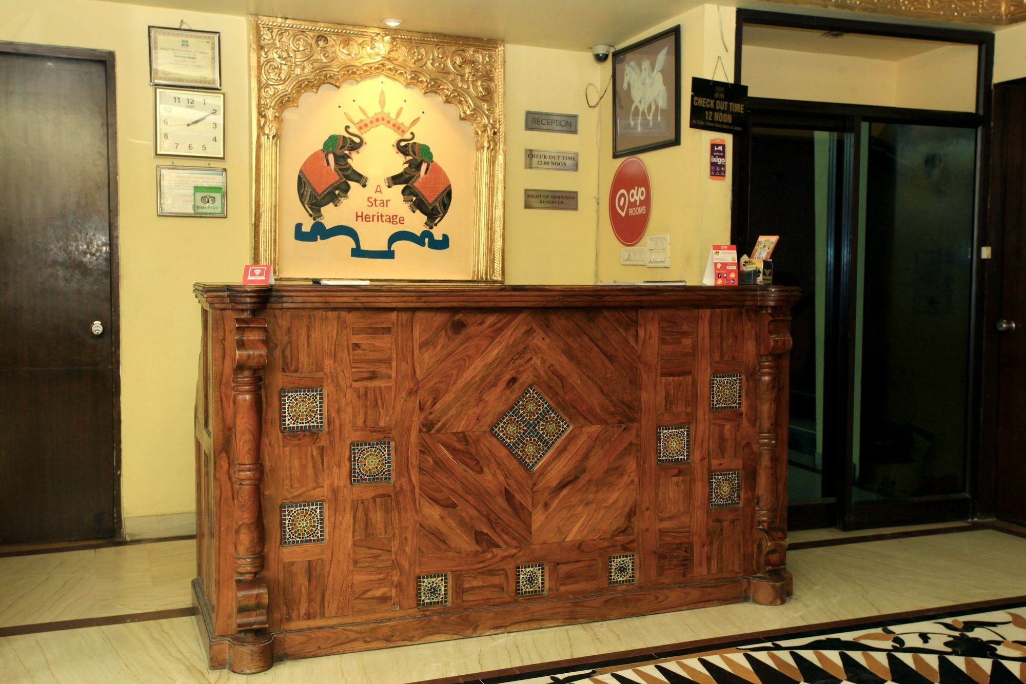 Oyo 2105 Hotel Royal Sheraton Dźajpur Zewnętrze zdjęcie