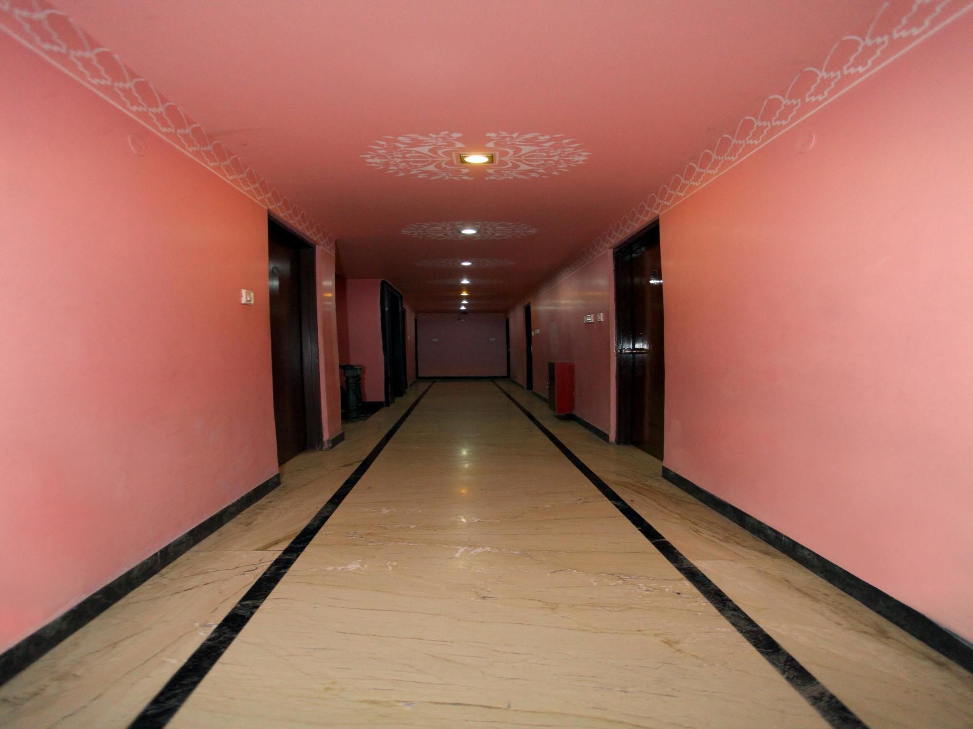 Oyo 2105 Hotel Royal Sheraton Dźajpur Zewnętrze zdjęcie